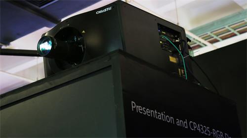 BIRTV科视首款直接耦合RGB激光电影放映机 Christie CP4325-RGB演示视频