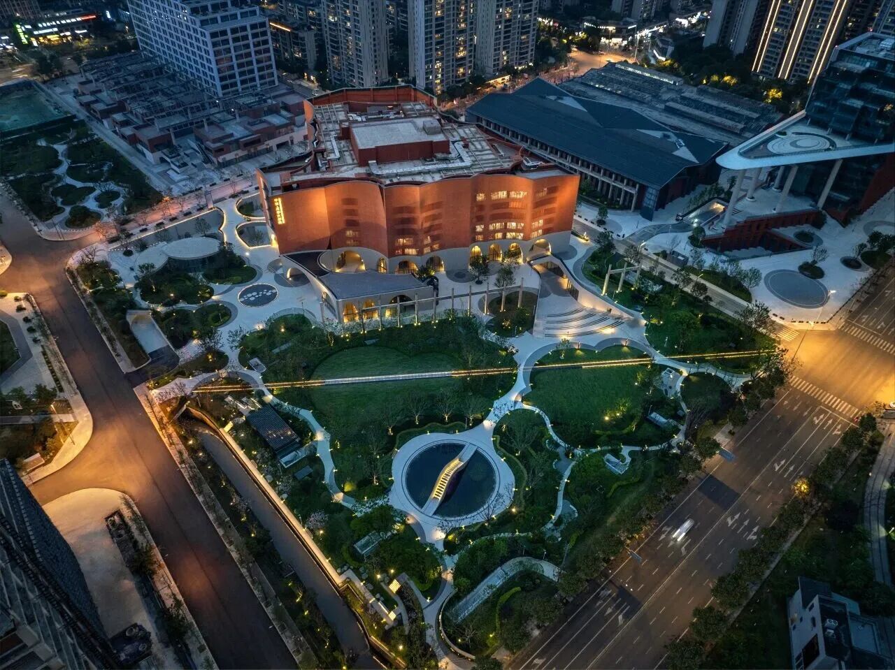 成龙跨界执导｜L-Acoustics & DiGiCo 助力中演·成都大剧院以先锋声场重塑《图兰朵》百年经典