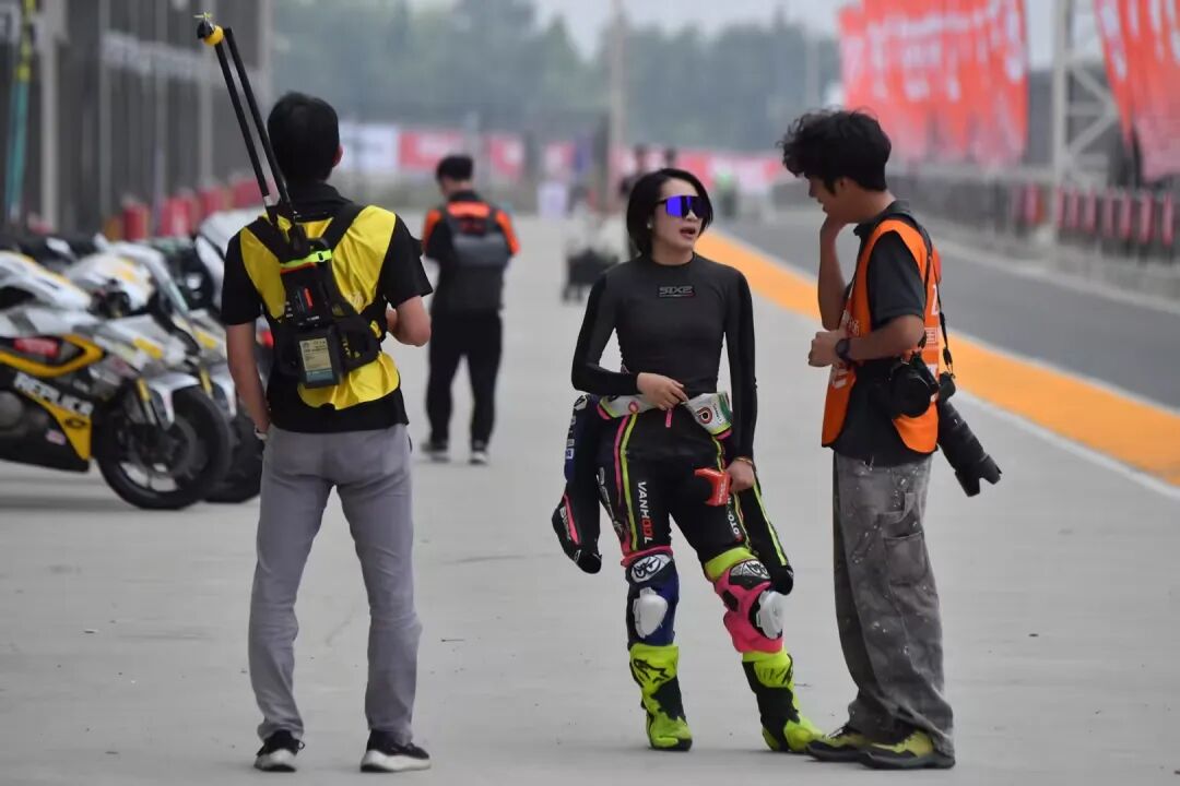 穿墙王者，无惧挑战！视晶雷电X4强势护航2026 CST正新轮胎摩托文化嘉年华郑州站直播